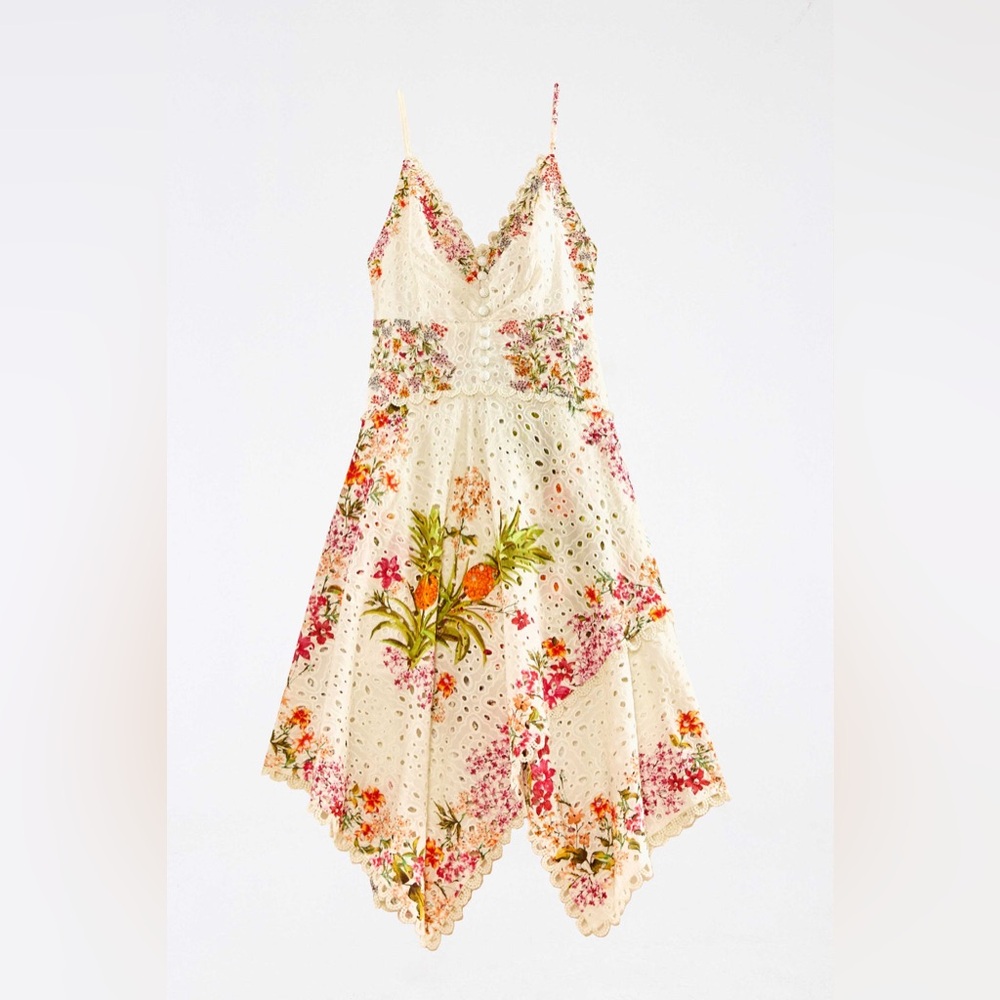 Farm Rio Delicate Forest Scarves Midi Dres
EUC flower fairy lace size Medium